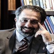 Portraitfoto Mag. Dr. Khashayar Pazooki, BA pth.