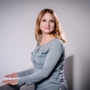 Portraitfoto Mag.a (FH) Susanne Stummer