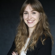 Portraitfoto Mag.a Renate Csiki, BA