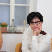 Portraitfoto Mag.a Helen Sheshbolouki