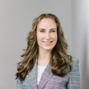 Portraitfoto Mag.a Jana Geringer, BA pth.