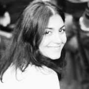 Portraitfoto Mag.a Farnaz Ghorbanpour