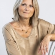 Mag.a (FH) Karoline Moser Portraitfoto Mag.a (FH) Karoline Moser