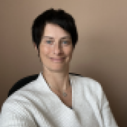 Portraitfoto Mag.a Jana Tilli