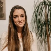 Portraitfoto Julia Schumlitsch