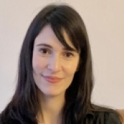 Portraitfoto Mag.a Ellen Peyerl-Frisch, MA