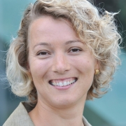 Portraitfoto Dr.in Beate Guldenschuh-Feßler