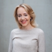 Elena Althaler, BA MA Portraitfoto Elena Althaler, BA MA