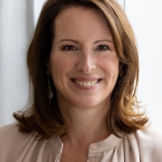 Portraitfoto Mag.a Elisabeth Mayrhofer-Grünbühel