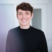 Portraitfoto Mag.a Valerie Karla-Fröhlich