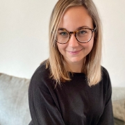 Portraitfoto Melanie Bauer-Komar, BA