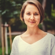 Portraitfoto Mag.a Lena Kralicek