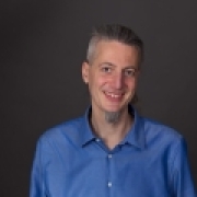 Portraitfoto Mag. Felix Linhart