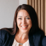 Portraitfoto Nina Schönberger, BA MSc