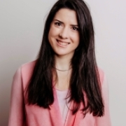 Portraitfoto Mag.a Krisztina Halasz