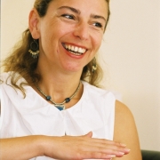Portraitfoto Mag.a Dr.in Brigitte Annemarie Holzinger