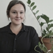 Portraitfoto Anna Mayr, BA