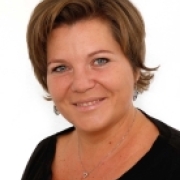 Portraitfoto Karin Lindauer