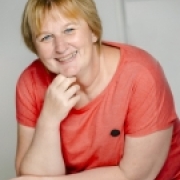 Portraitfoto Mag.a Birgit Zuckriegl