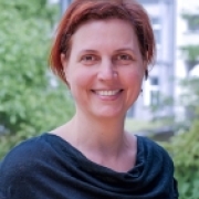 Portraitfoto Mag.a (FH) Kristin Kraushofer, BTh