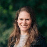 Portraitfoto Mag.a Sarah Schade