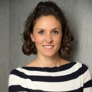 Portraitfoto Mag.a Julia Pfeifer