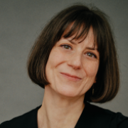 Portraitfoto Mag.a Stephanie Damianitsch