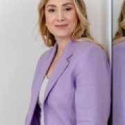 Portraitfoto Indira Konstantiniuk