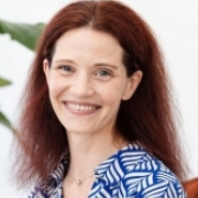 Portraitfoto Mag. (FH) Barbara Knobloch, Msc