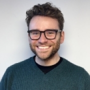 Portraitfoto Lukas Stelzhammer, MA