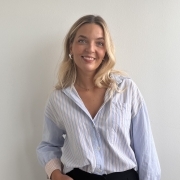 Portraitfoto Julia Hahn, BA