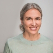 Portraitfoto Mag.a Notburga Kröll