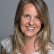 Portraitfoto Mag.a Monika Mayer