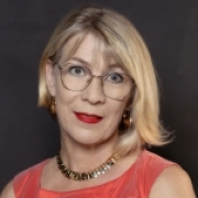 Portraitfoto MMag.a DDr.in Anita Farkas