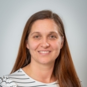 Portraitfoto Mag.a Cornelia Bauer